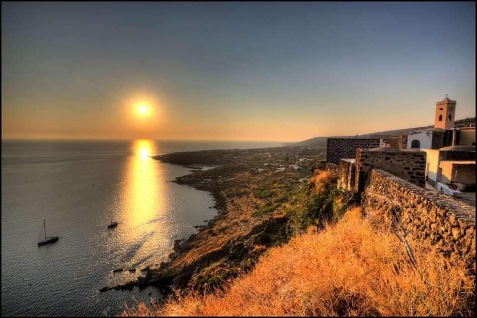 Le Case Di Ciccio - Casa Girasole Pantelleria Buitenkant foto